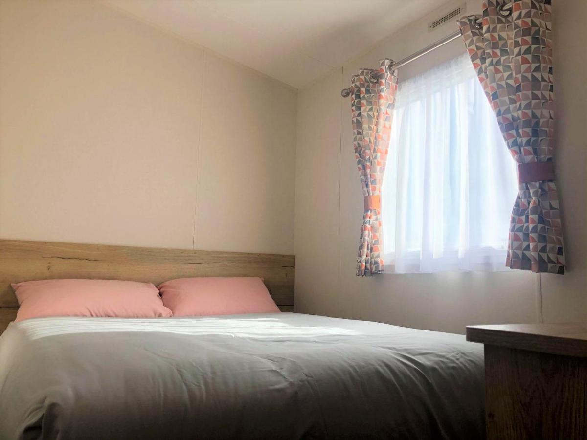 Cedar Deluxe Holiday Home شابيل سانت ليوناردز المظهر الخارجي الصورة